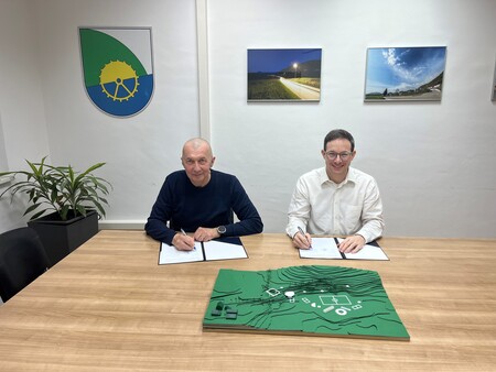 Podpis pogodbe _ Stadion Vavta vas